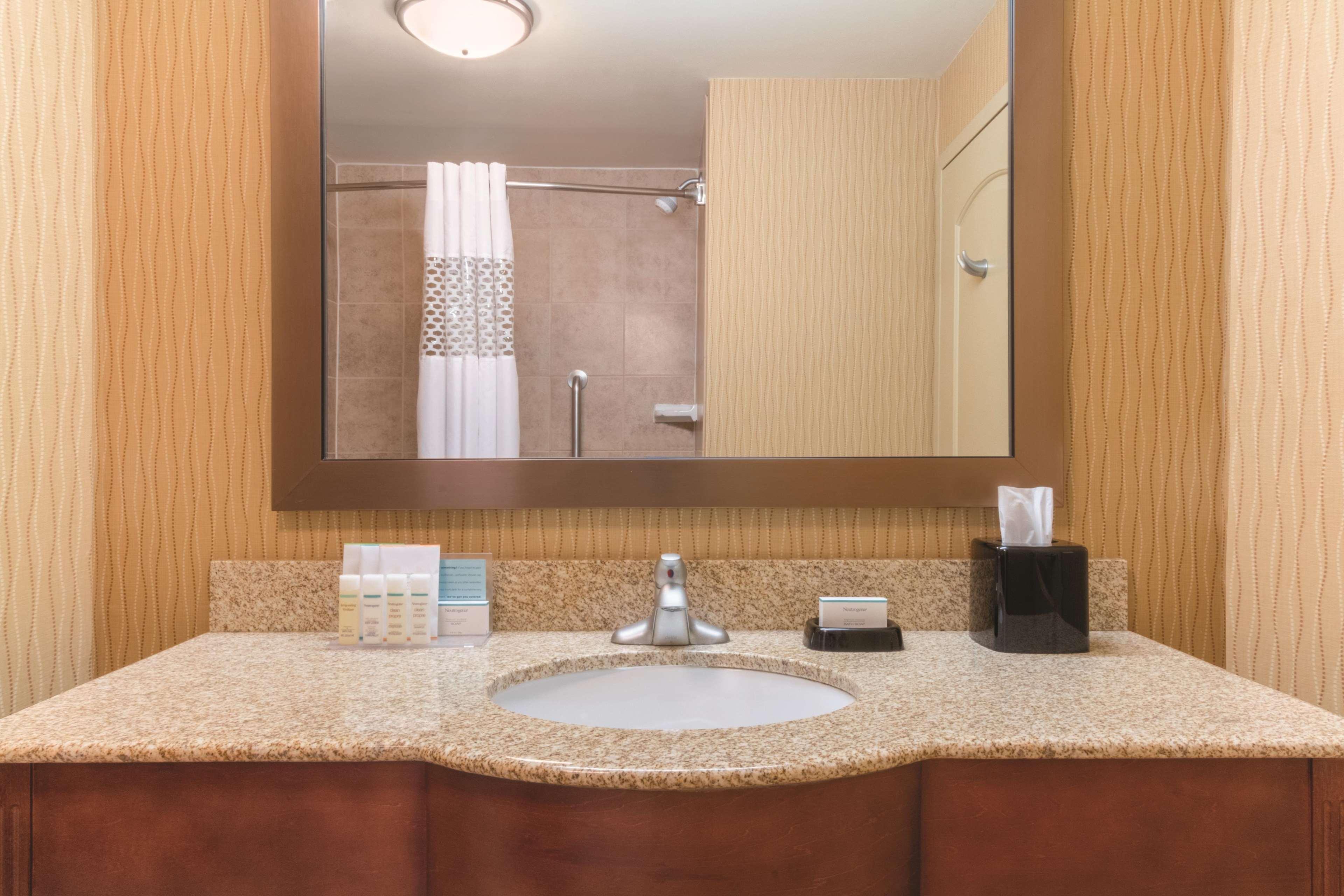 Hampton Inn By Hilton Edmonton South Εξωτερικό φωτογραφία