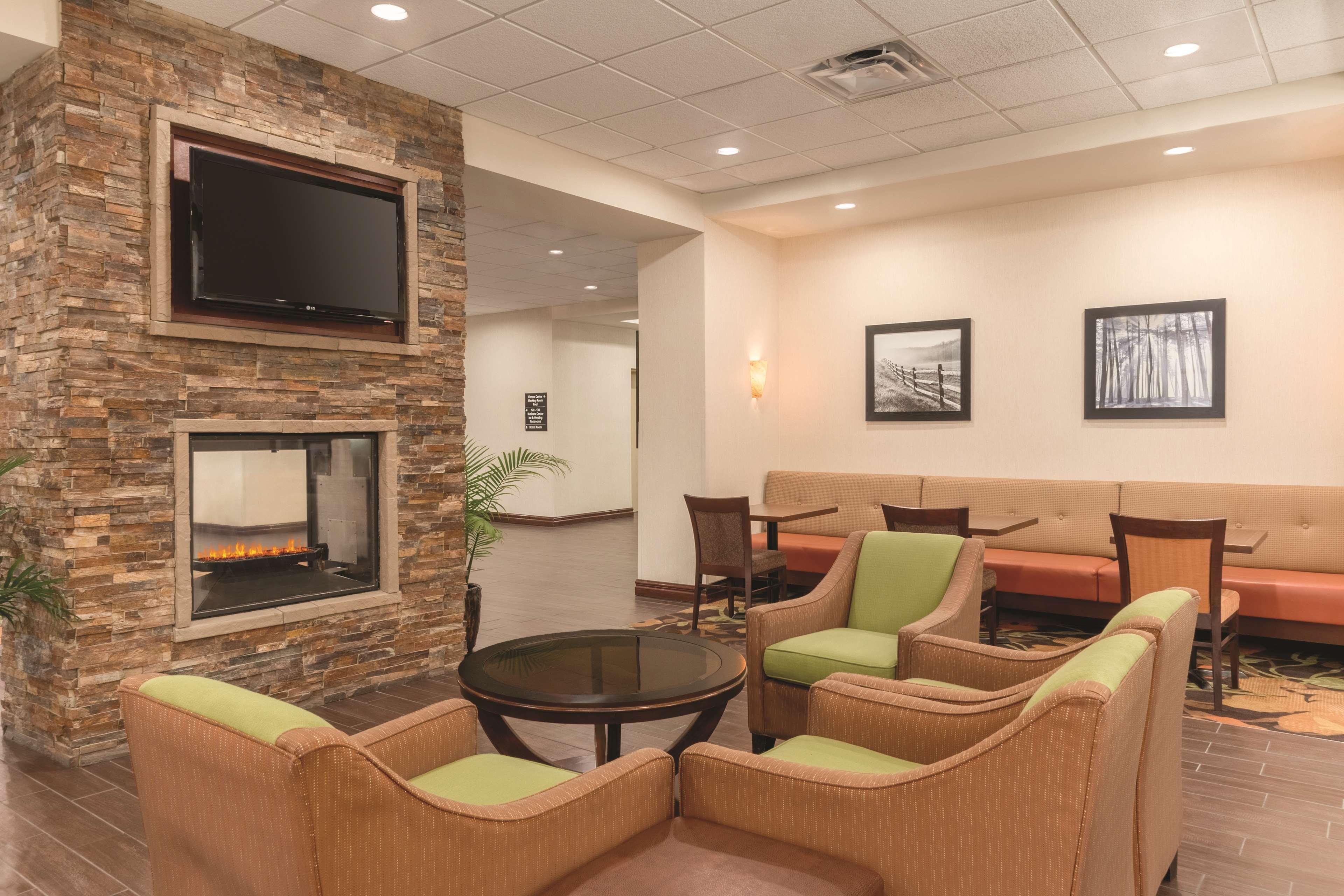 Hampton Inn By Hilton Edmonton South Εξωτερικό φωτογραφία