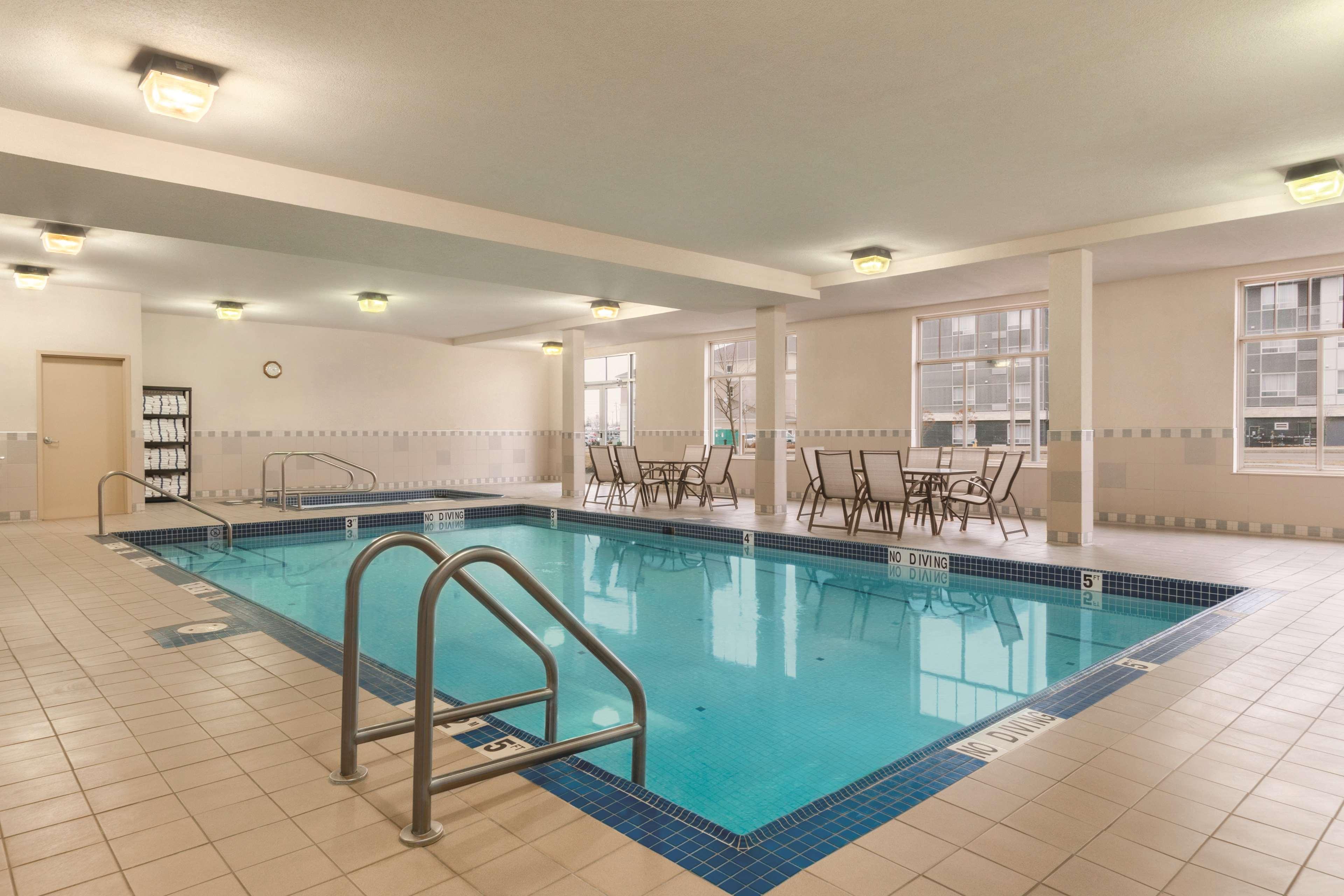 Hampton Inn By Hilton Edmonton South Εξωτερικό φωτογραφία