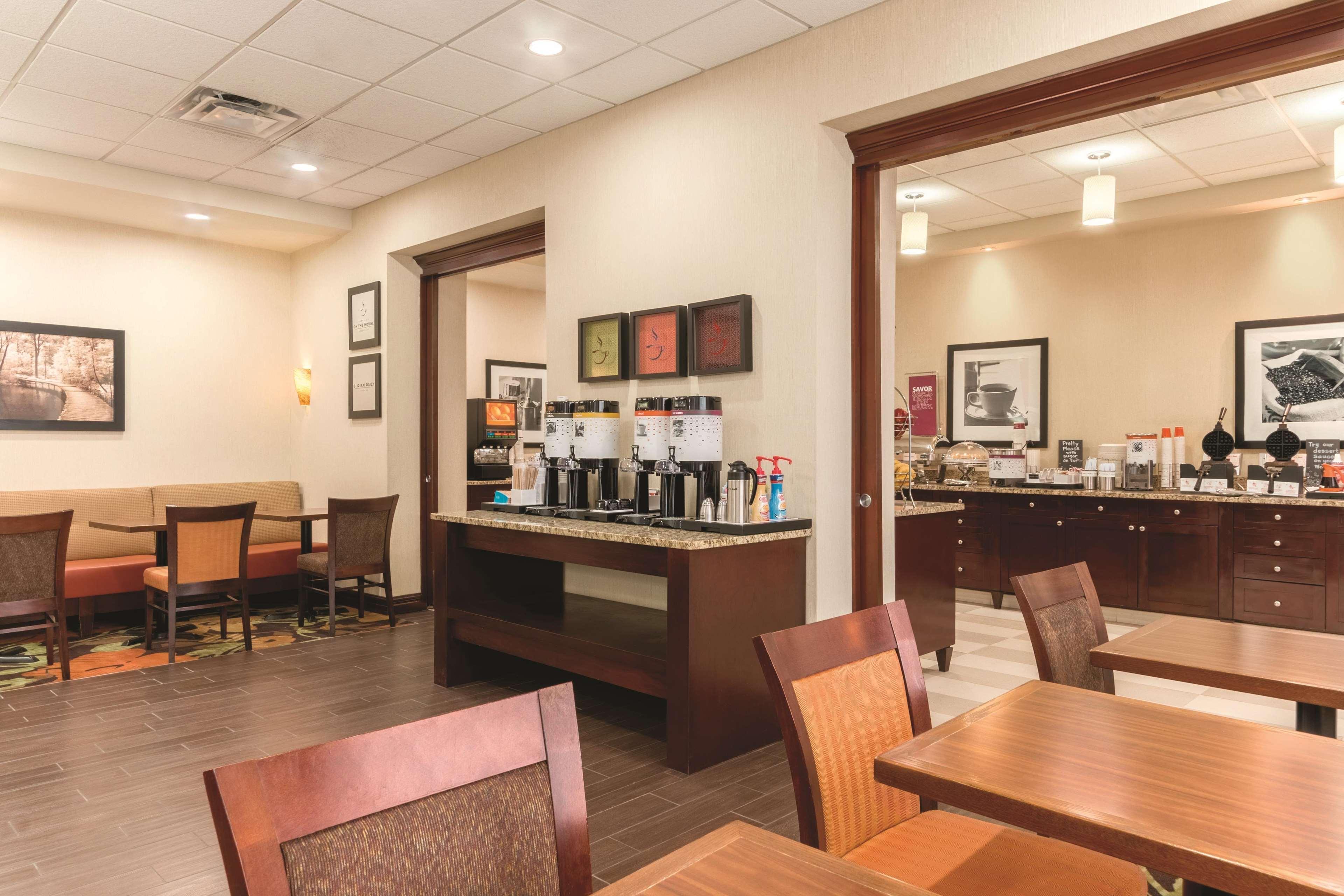 Hampton Inn By Hilton Edmonton South Εξωτερικό φωτογραφία