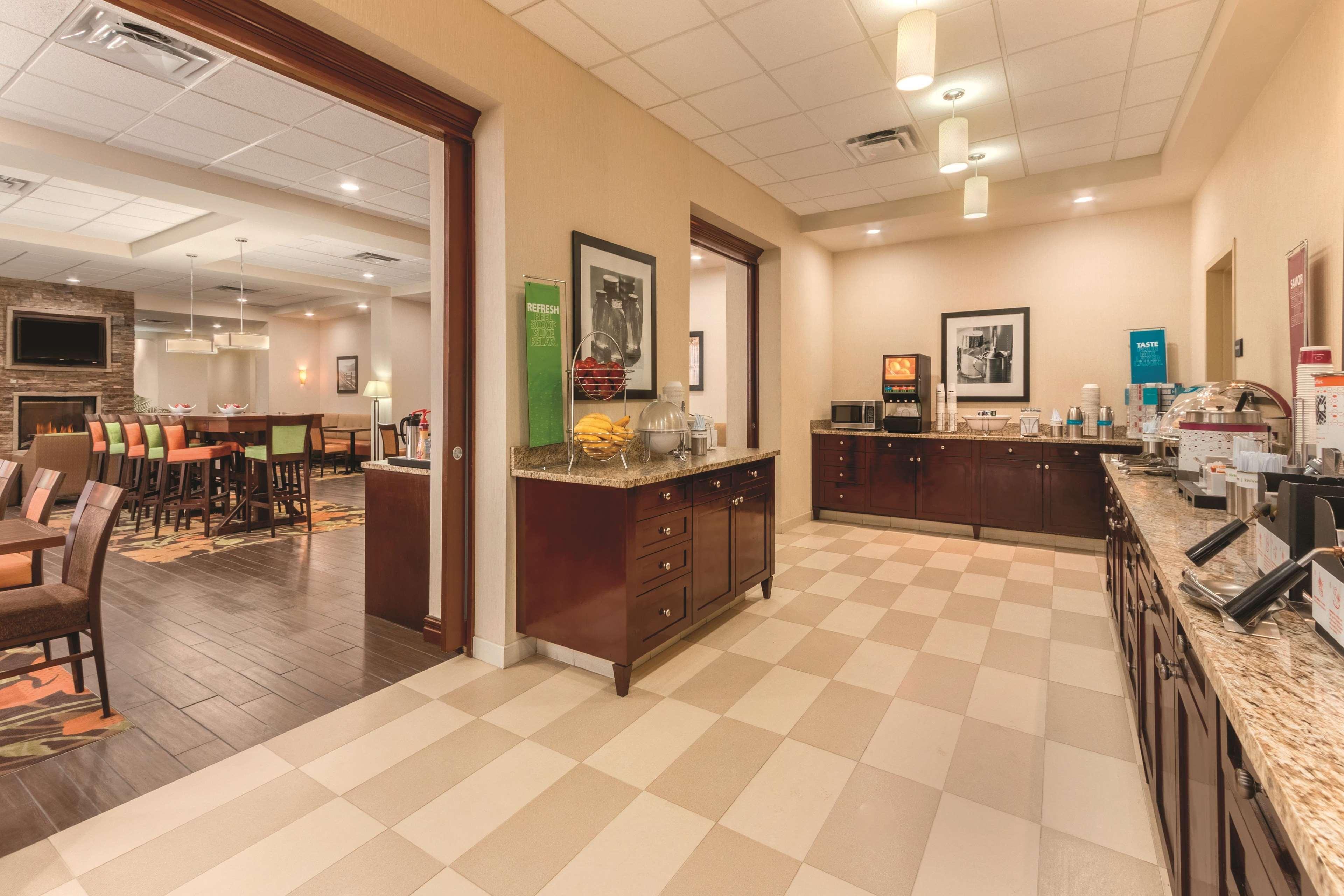 Hampton Inn By Hilton Edmonton South Εξωτερικό φωτογραφία