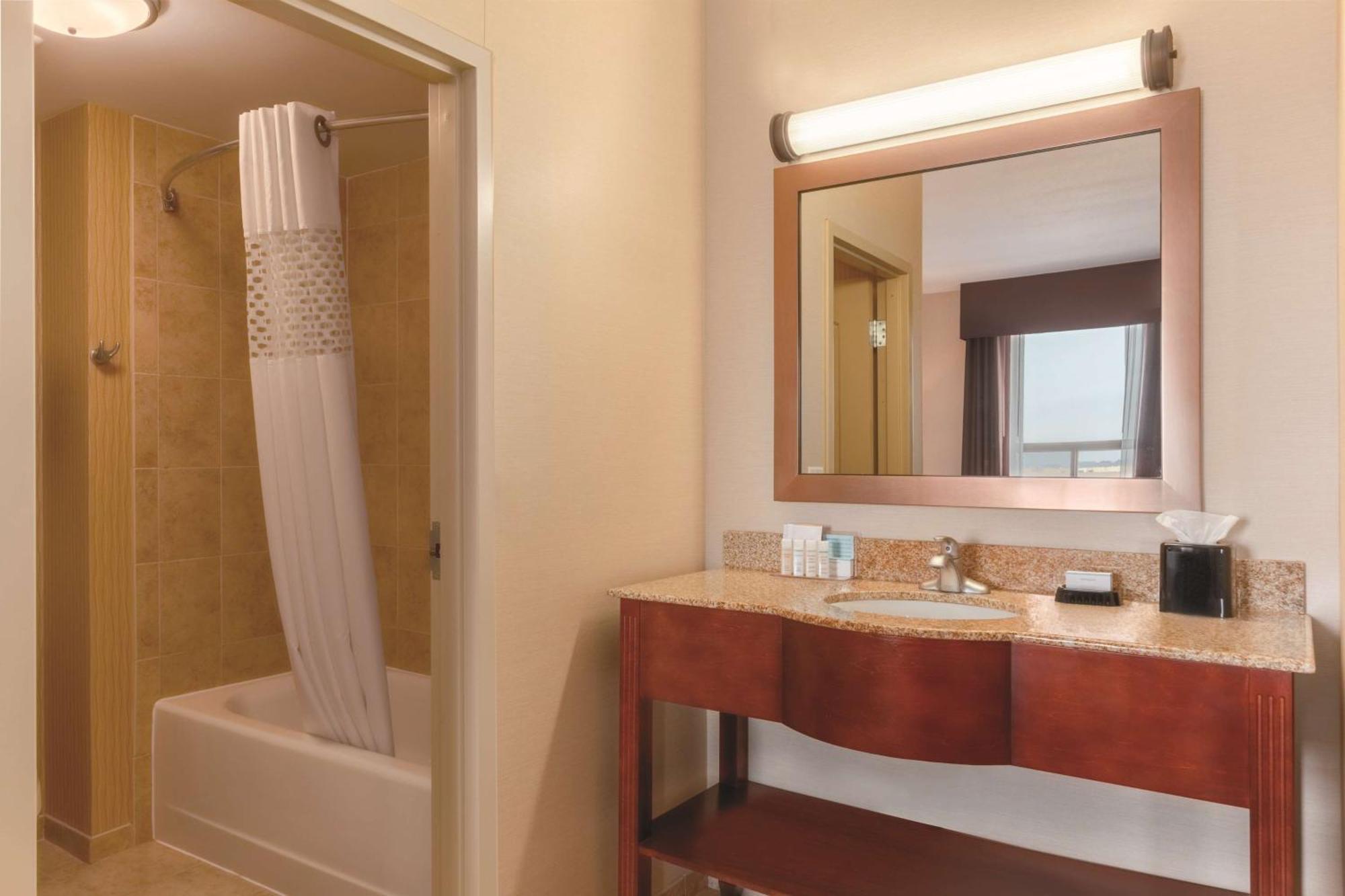 Hampton Inn By Hilton Edmonton South Εξωτερικό φωτογραφία